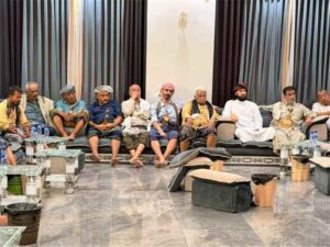 اخبار المناطق – محافظ أبين يجتمع مع مشايخ ووجهاء آل فضل ويشدد على أهمية الوحدة الوطنية وتعزيز التماسك الاجتماعي