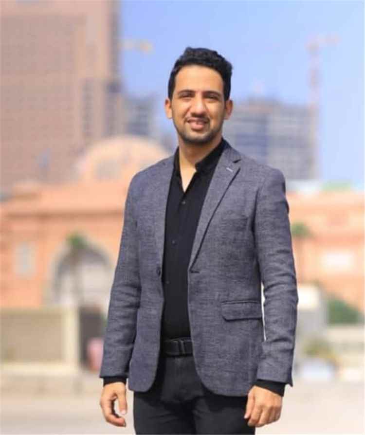 ​قيادات من مؤتمر حضرموت الجامع تطمئن على صحة رئيس دائرة العلاقات العامة الأستاذ أحمد بن حميد