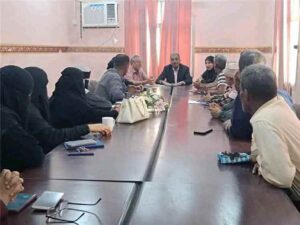 اخبار عدن – اجتماع مدير إدارة المنظومة التعليمية بالمعلا مع موظفي الإدارة في المديرية