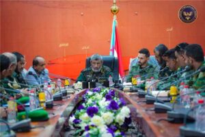 اخبار عدن – اللواء عبدالسلام الجمالي يقود اجتماعًا مع قيادة التوجيه المعنوي والعلاقات السنةة.