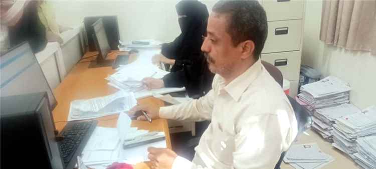 اخبار عدن – المسؤول عن الأحوال المدنية في المنصورة: العمل مستمر ونسعى لتحسين النظام الحاكم وتطويره