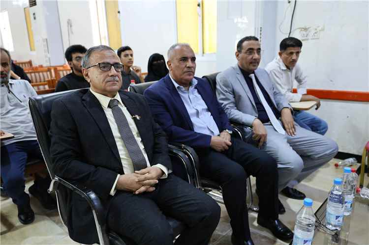 اخبار عدن – بحضور وزير التربية والمنظومة التعليمية.. كلية اللغات في جامعة عدن تبدأ مناقشة 53 مشروعًا.