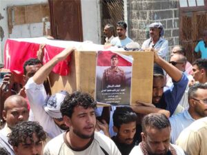 اخبار عدن – بعد سنوات من مغادرته قسراً، عدن تودع أحد أهم قادة تحريرها العميد أيمن شكيب.