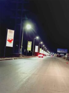 اخبار عدن – بناءً على توجيهات المحافظ: الأشغال السنةة في عدن تقوم بإعادة تأهيل إنارة خط كالتكس – أبو حربا الحسوة