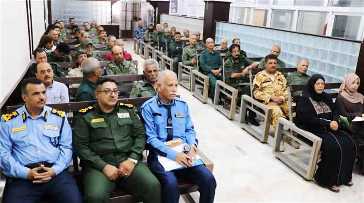 مدير أمن العاصمة عدن يعقد اجتماعاً أمنياً موسعاً لمناقشة المستجدات وتعزيز الجاهزية الأمنية