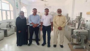 اخبار عدن – كلية الصيدلة في جامعة عدن تناقش سبل تعزيز التعاون مع مصنع الأدوية الحديثة وتنشيط المعمل