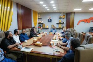 اخبار عدن – محافظ عدن يشدد على ضرورة توحيد الجهود والاستفادة من المهارات لتعزيز الأداء والخدمات