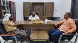 اخبار عدن – مدير عام التواهي يناقش مع مدير عام الواجبات الزكوية في عدن سبل تعزيز التعاون وتطوير العمل.