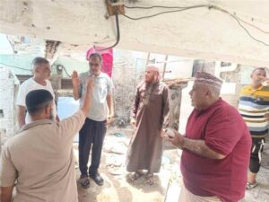 اخبار عدن – مدير عام مديرية المعلا يزور موقع انهيار ممر في عمارة بحي الكبسة ويعطي توجيهات عاجلة.