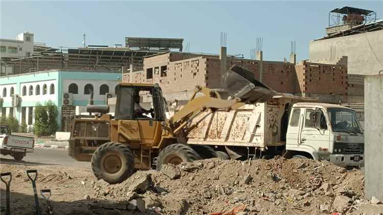 استمرار حملة تنظيف مصارف مياه الأمطار ورفع المخلفات في المنصورة استعداداً للمنخفض الجوي المتوقع
