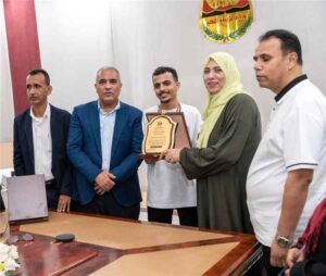 اخبار عدن – وزير التربية والمنظومة التعليمية يكرم أبطال مدارس سماء عدن والنبراس الفائزين بالبطولة