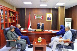 اخبار عدن – وزير الصناعة والتجارة يتناول دور تطبيق القوانين وتحديث الخدمات الرقمية لمعالجة القضايا