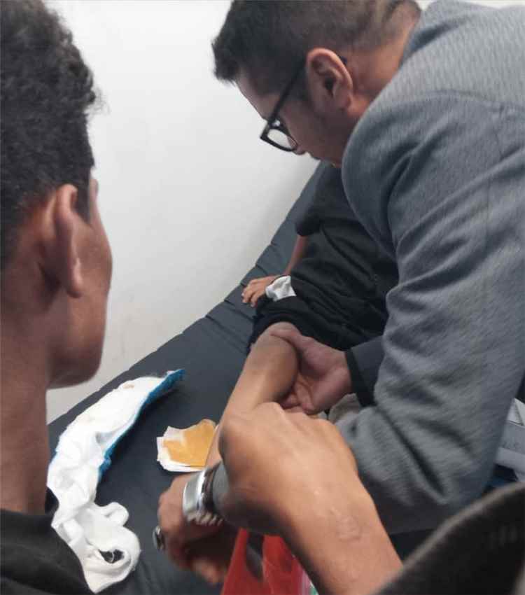 طوابير أمام عيادة العظام بمستشفى رصد العام.. واستضافة ريدان العمري تخف معاناة 3 مديريات بيافع