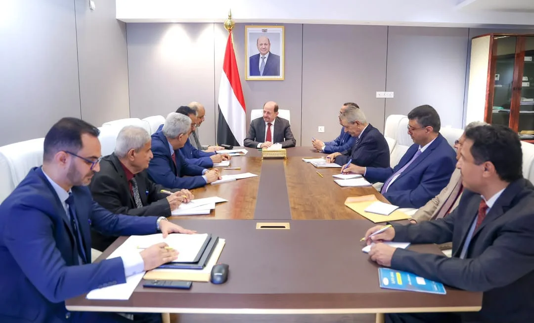 انهيار المؤسسات المالية: ما واقع ‘الانتعاش الاقتصادي’ الذي تروج له حكومة عدن؟ – شاشوف