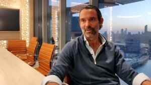 جاك سيلبي من ثيل كابيتال يحصل على حصص في شركات ناشئة مثيرة مثل إتشد من خلال علاقاته في أريزونا