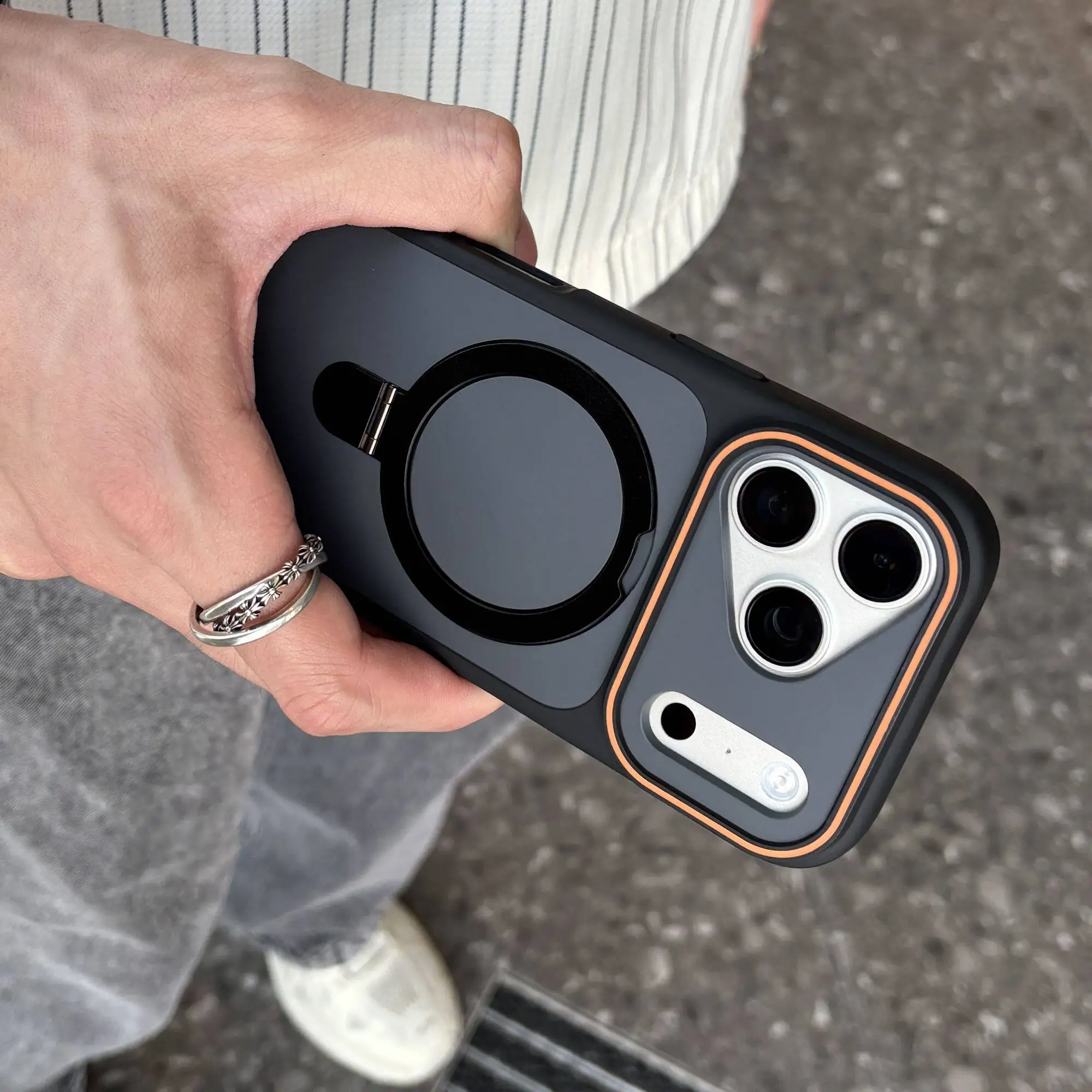 جراب حماية مغناطيسي (MagSafe) مقاوم للصدمات بمسند ومظهر مطفي (Matte) – كفر درع مقاوم لسلسلة آيفون 11 حتى 17 Air - الصورة 9