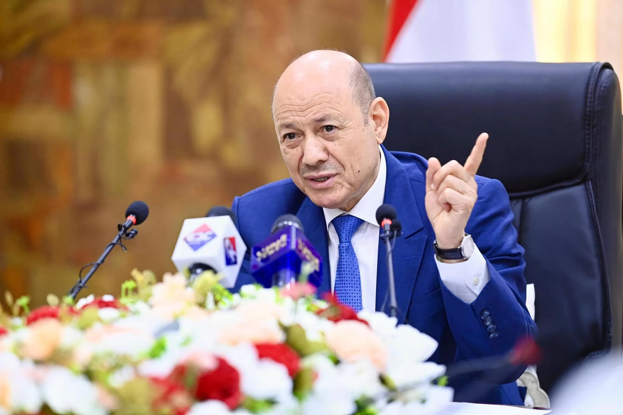 تعيين محافظ جديد لإدارة البنك المركزي اليمني في عدن: قرارات جريئة تتمم استقالة المعبقي