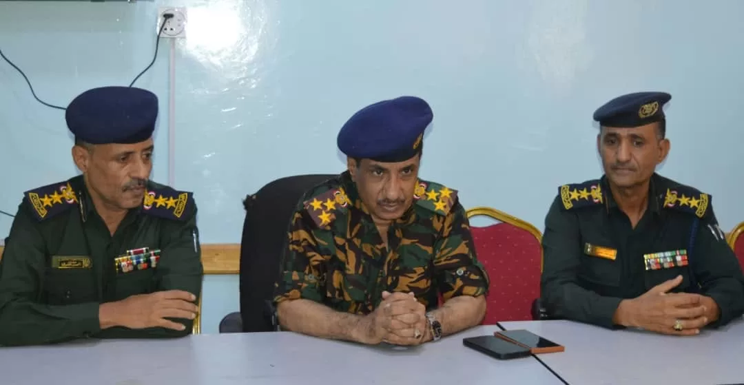 مدير عام شرطة محافظة تعز يترأس اجتماعا لقيادات الشرطة