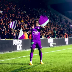 قصة السعودي مروان الصحفي الذي أنقذ بيرشكوت – 2 أهداف جديدة تُؤكد تألقه في بلجيكا (فيديو)