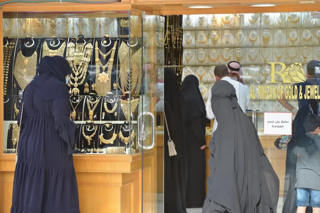 gold and women in saudi arabia