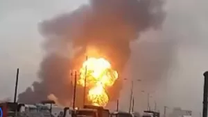 اخبار اليمن الان – غارات إسرائيلية تستهدف محطة كهرباء ضخمة وموانئ حيوية في الحديدة