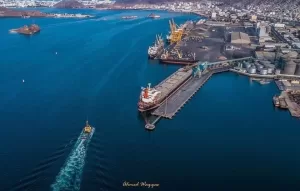 أخبار وتقارير – صرخة عدن المستغيثة.. سفن متهالكة تغرق ميناءنا