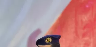 وزير الداخلية اليمني إبراهيم حيدان يلتقي بالقيادات الأمنية في محافظة تعز