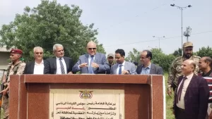 اخبار اليمن اليوم – محافظ تعز يضع حجر الأساس لإعادة تأهيل مقر نادي الصقر الرياضي