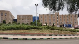 كارثة تلوح في الأفق.. تجارة على حساب مستقبل صنعاء في اليمن الآن